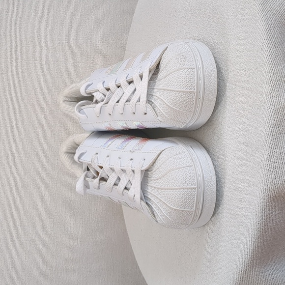 NWOT Superstar Hardshell Iridescent Shoes Women's 7.5 - Picture 2 of 10